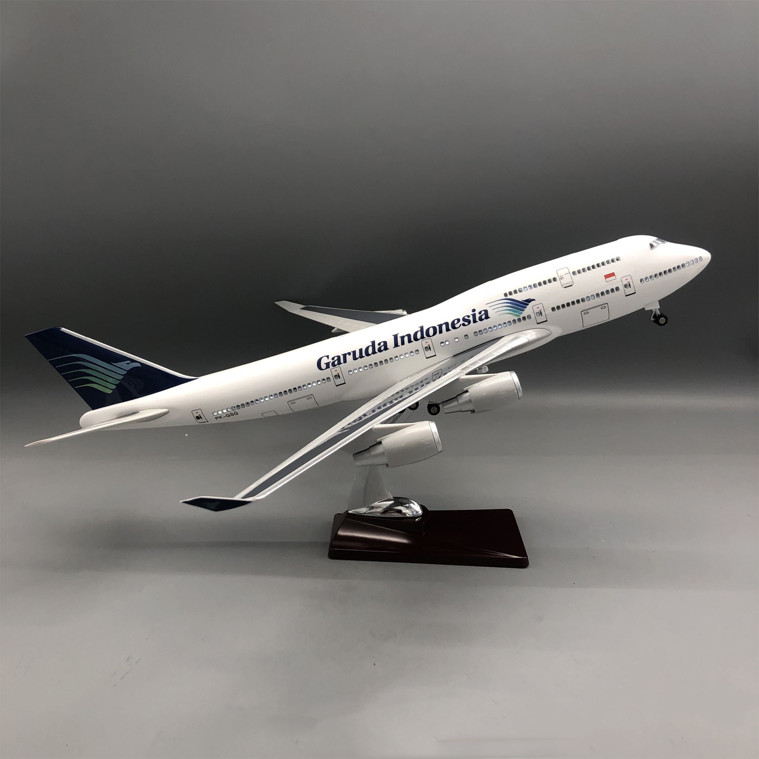 Model Kit Indonesia - 47cm Model Samolotu B747 Garuda Indonesia