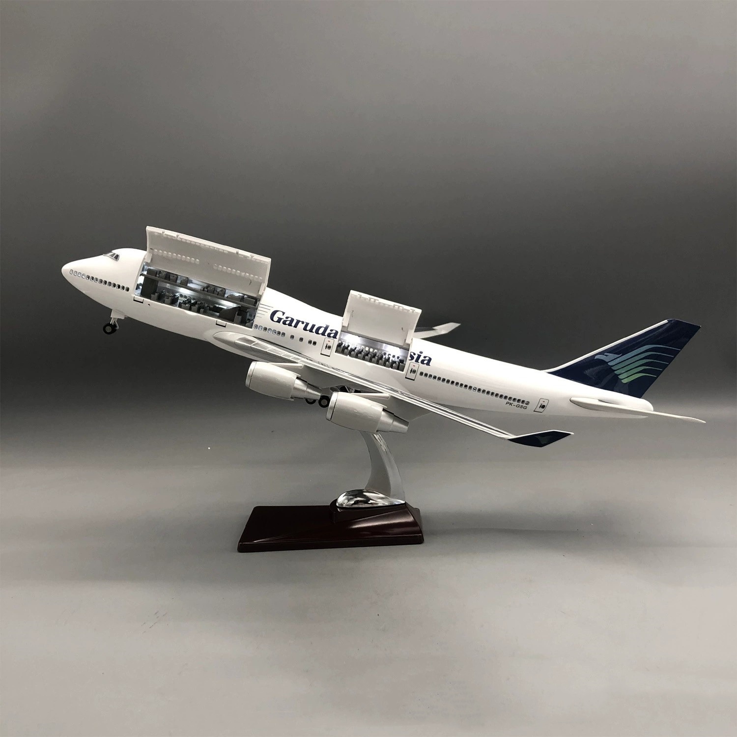 47cm Model Samolotu B747 Garud – Model Kit Indonesia recenzja i cena