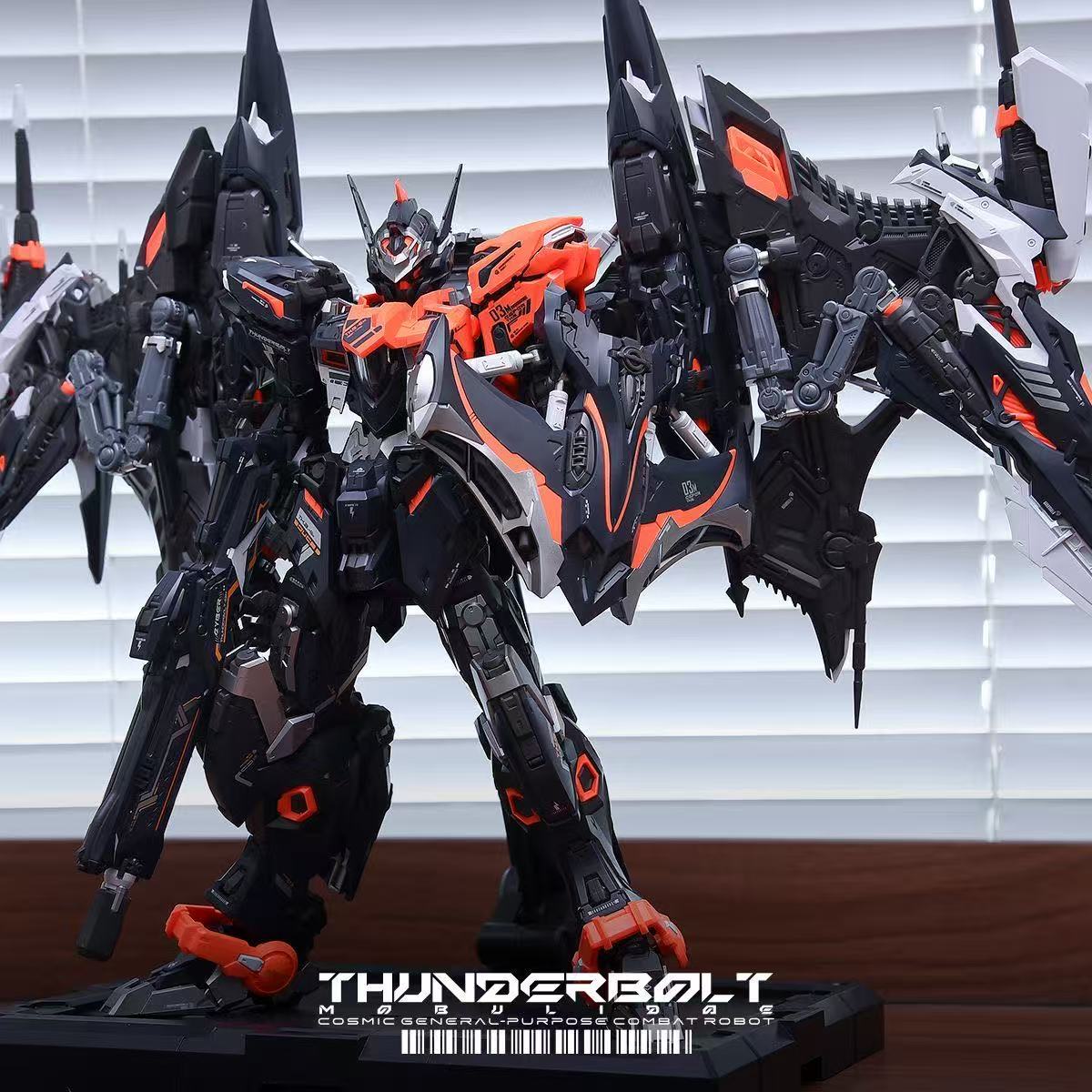 THUNDERBOLT MOBULIDAE 1/100 Za – Model Kit Infinite Dimension recenzja i cena
